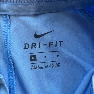Men’s medium Nike dry tri fit